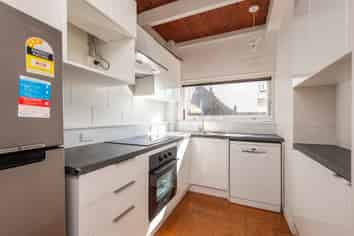 25/10 Pitarua Street, Thorndon