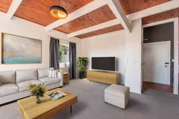 25/10 Pitarua Street, Thorndon