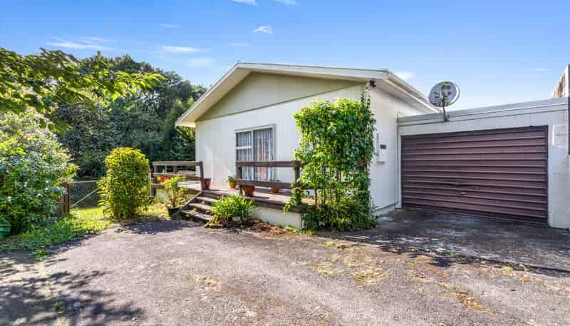 2/117J Seaview Road, Westown