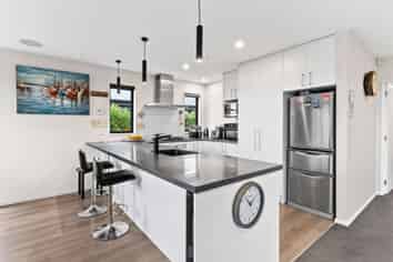 6 Clegg Street, Woodend