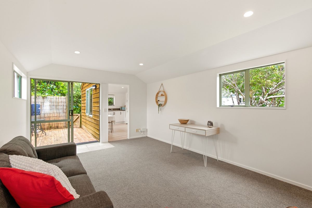 WHERE FREEHOLD FREEDOM MEETS PRIME LOCATION – pohled 2