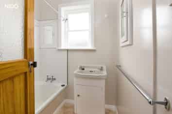 8 Holyrood Avenue, Wakari