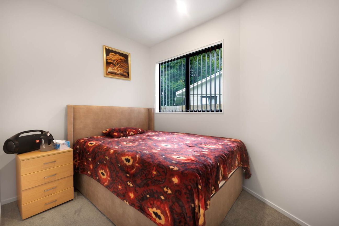 Near-New • Modern • Move-in Ready - Mehr