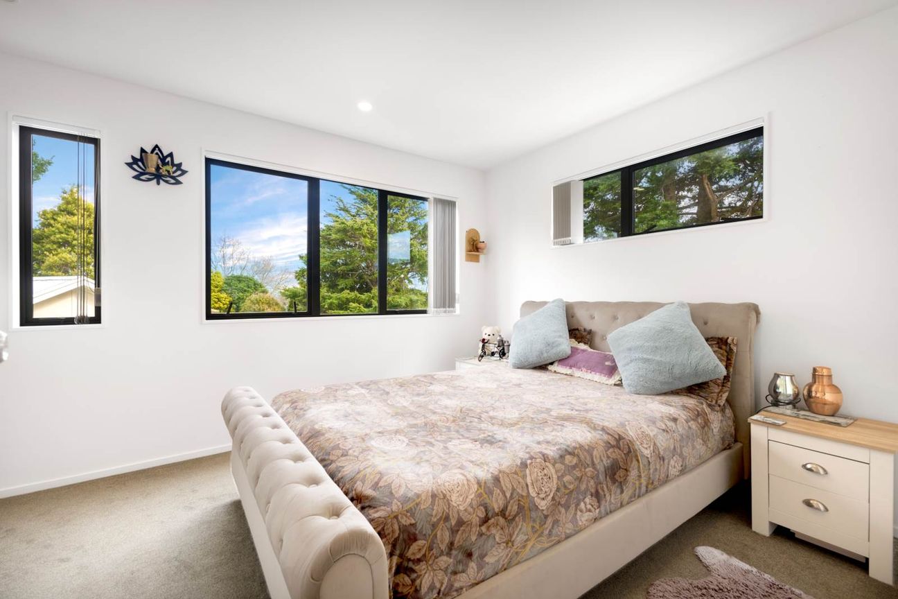 Near-New • Modern • Move-in Ready - Ansicht 5