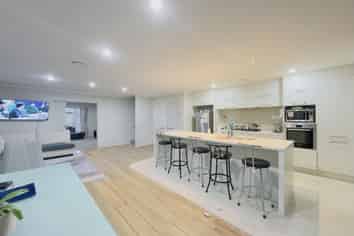 242 Murphys Road, Flat Bush