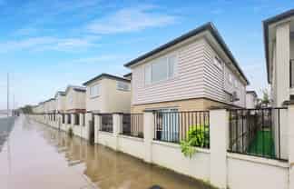 242 Murphys Road, Flat Bush