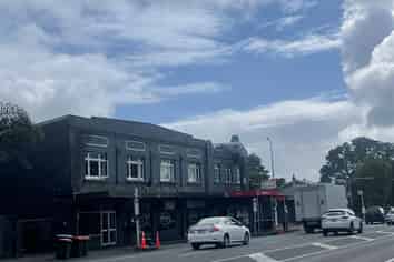 Zoo-Side Café Opportunity