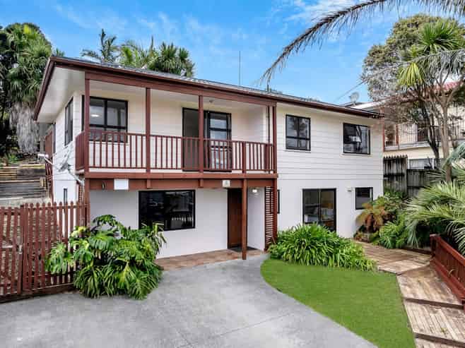 10 Marco Place, Highland Park