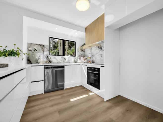 10 Marco Place, Highland Park