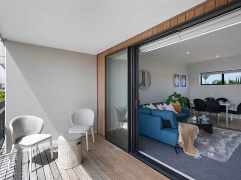 7/5 Peachgrove Road, Te Atatu Peninsula