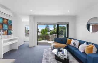 7/5 Peachgrove Road, Te Atatu Peninsula