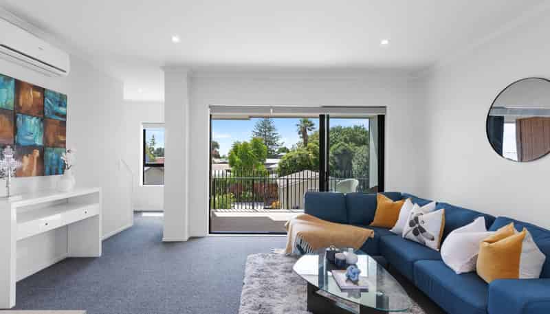 7/5 Peachgrove Road, Te Atatu Peninsula