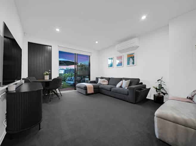 14 Serpent Road, Flat Bush