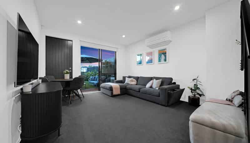 14 Serpent Road, Flat Bush