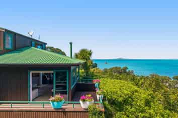 1083 Whangaparaoa Road, Tindalls Beach