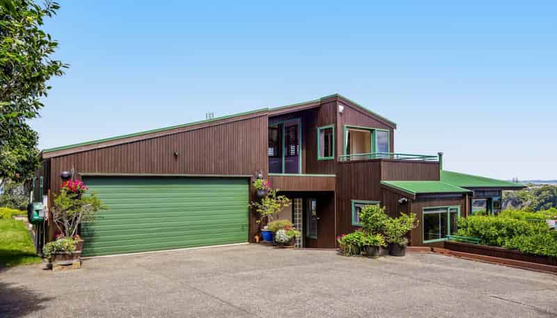 1083 Whangaparaoa Road, Tindalls Beach