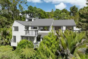 48 Tinopai Road, Titirangi