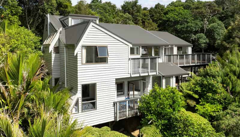 48 Tinopai Road, Titirangi