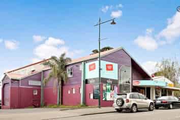 88 Commercial Road, Helensville