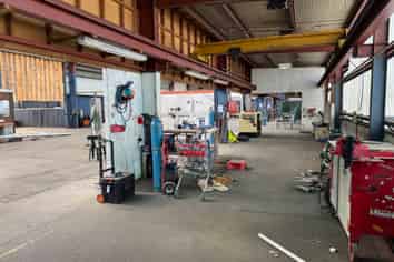 Large Engineering Workshop + Yard