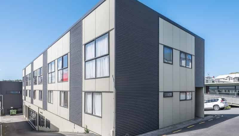 2/7 Hall Avenue, Newtown