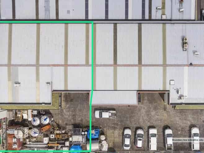 CBRE | Versatile Unit with Container Capability