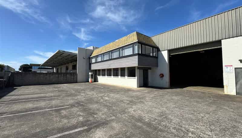  2/10 Rennie Drive, Mangere