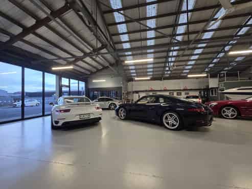 Classy CBD Mixed-Use Showroom & Warehouse