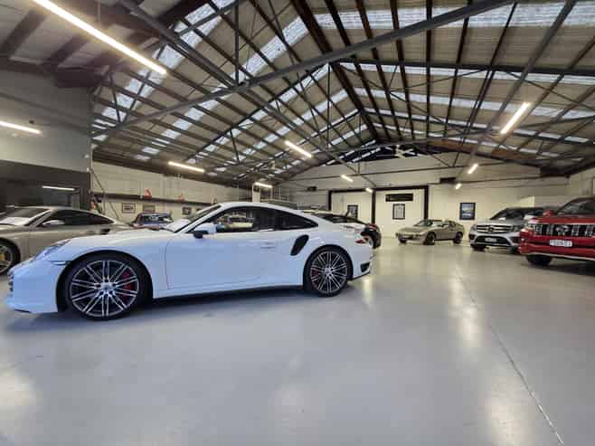 Classy CBD Mixed-Use Showroom & Warehouse