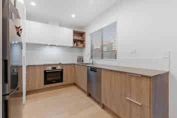 31 Nga Pona Toru Road, Flat Bush