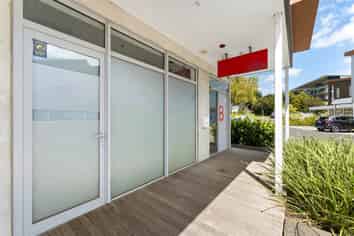 MODERN STUDIO / OFFICE / CLASSROOM
