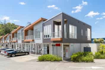 MODERN STUDIO / OFFICE / CLASSROOM
