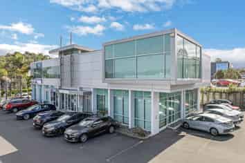 HUGE RENT FREE INCENTIVE 179M² APOLLO OFFICE
