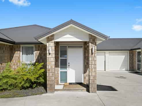17 Barwick Place, Huntington