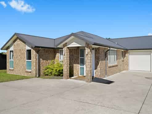 17 Barwick Place, Huntington