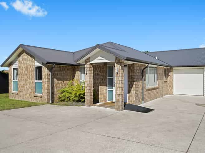 17 Barwick Place, Huntington