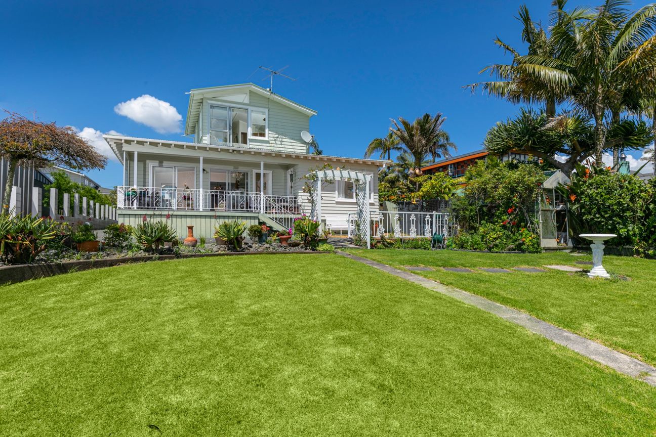 Iconic waterfront estate - Widok 3