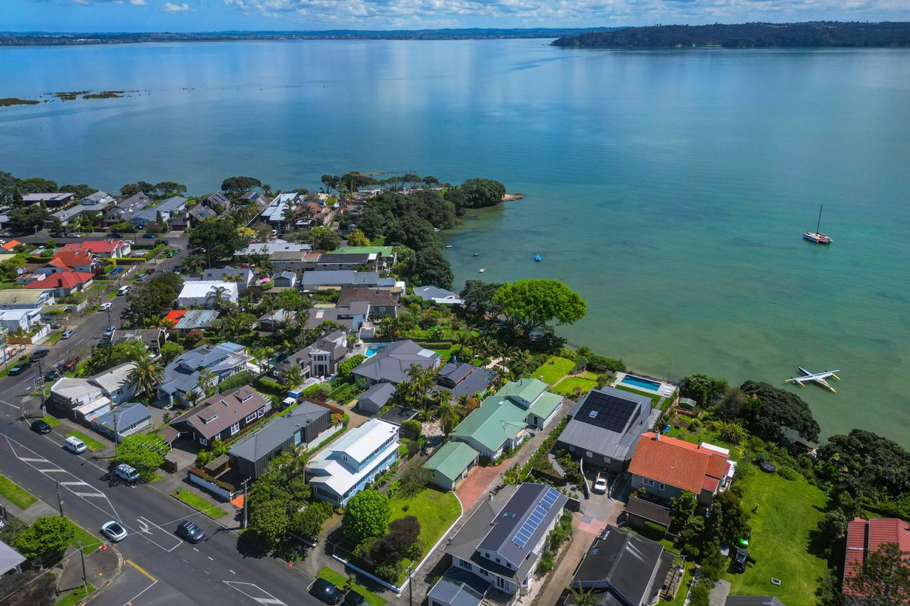 Iconic waterfront estate - Widok 4