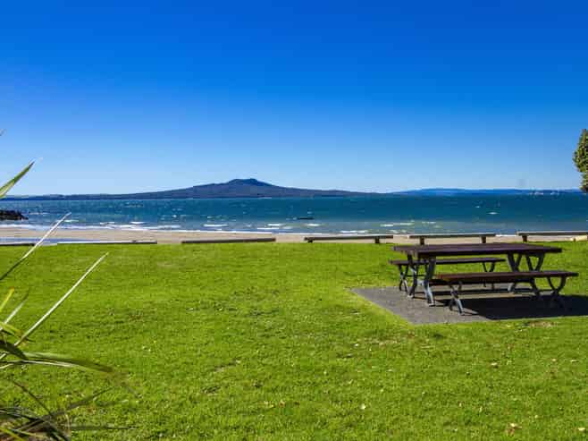 9a The Esplanade, Castor Bay