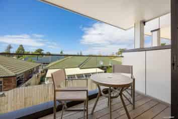 6/35 Centreway Road, Orewa