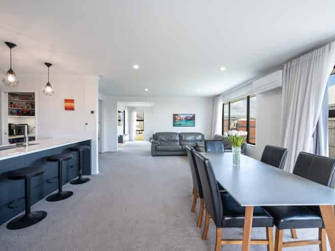 43 Woodley Road, Richmond