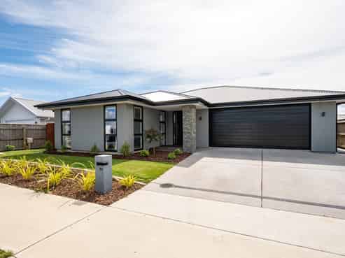 43 Woodley Road, Richmond