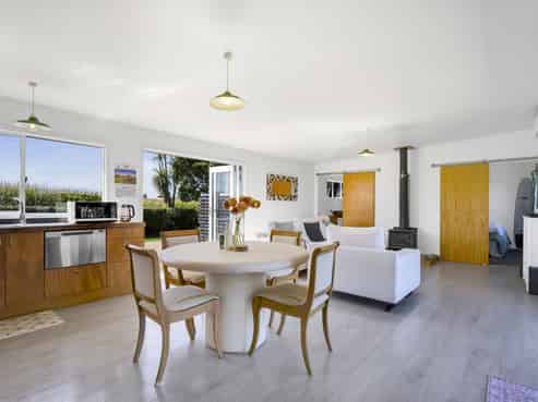 32 Anglers Avenue, Okato