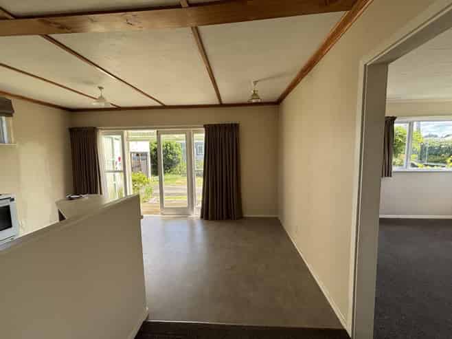 77 Lincoln Road, Springvale