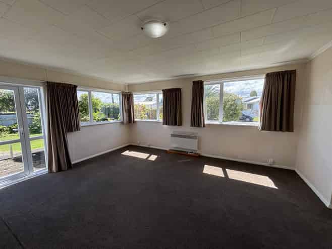 77 Lincoln Road, Springvale