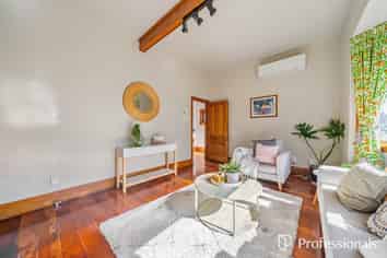 82 Nairn street, Mount Cook