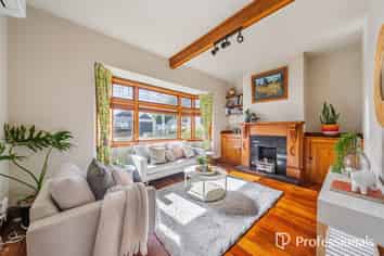 82 Nairn street, Mount Cook