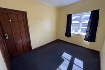 272 College Street, West End