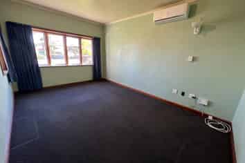 272 College Street, West End