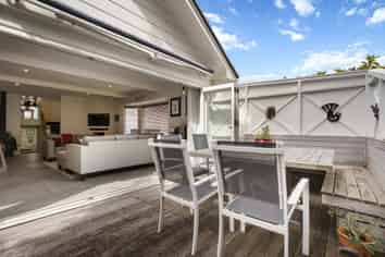 2 Taylor Road, Mangere Bridge